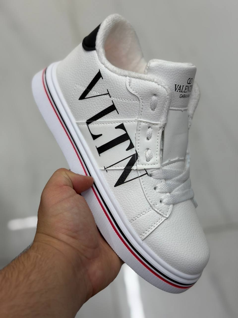 valentino кроссовки,,valentino кроссовки мужские,мужской кроссовки,кроссовки на меху