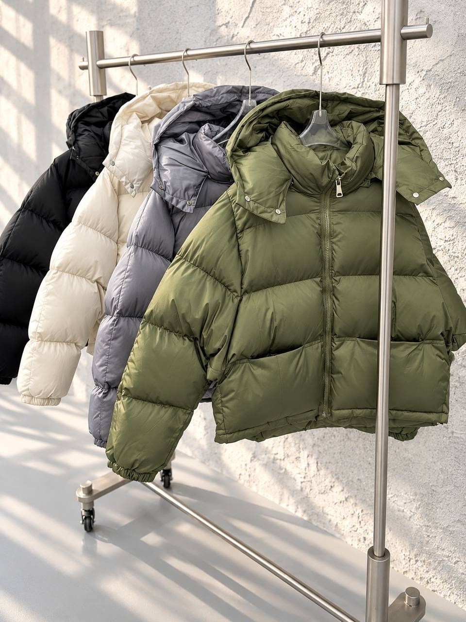 пуховик moncler,короткий пуховик,пуховик женский,пуховик,пуховик с капюшоном