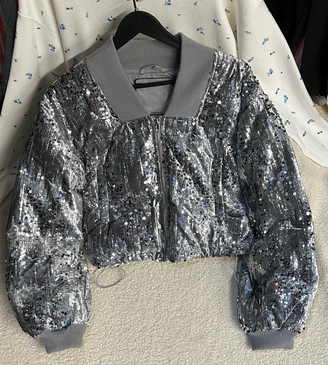 бомбер с пайетками,объемный бомбер с пайетками asos,куртка с пайетками,куртка бомбер,бомбер осенний жакет оверсайз cntrlme цвет серебро