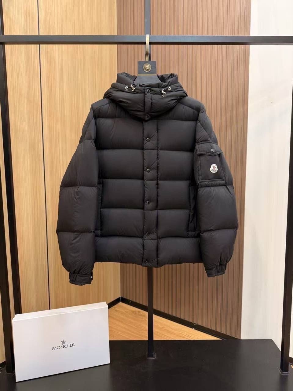 мужской чёрный пуховик moncler vezere,мужской пуховик moncler,пуховик moncler,пуховик moncler vezere премиум,пуховик moncler женский