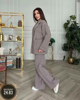 Костюм